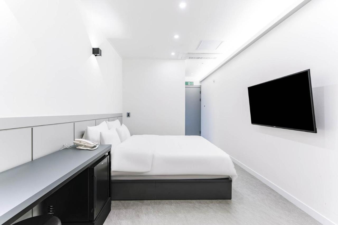 Pyeongtaek Godeok Rich Stay Hotel ภายนอก รูปภาพ