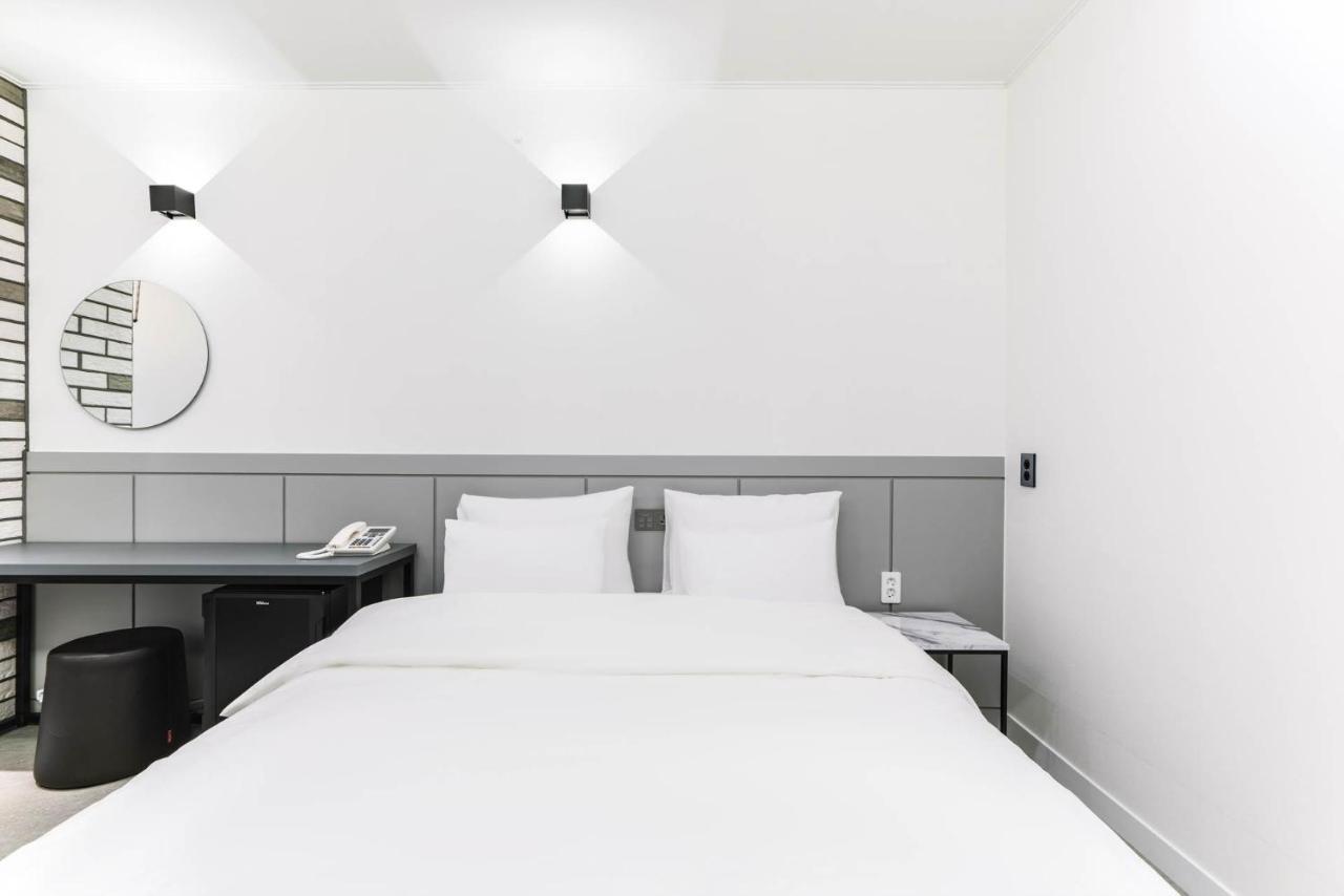 Pyeongtaek Godeok Rich Stay Hotel ภายนอก รูปภาพ
