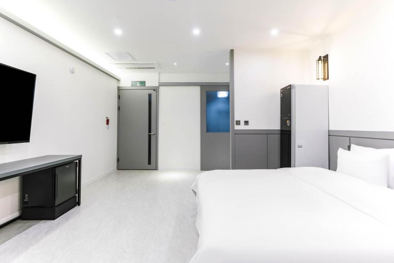 Pyeongtaek Godeok Rich Stay Hotel ภายนอก รูปภาพ