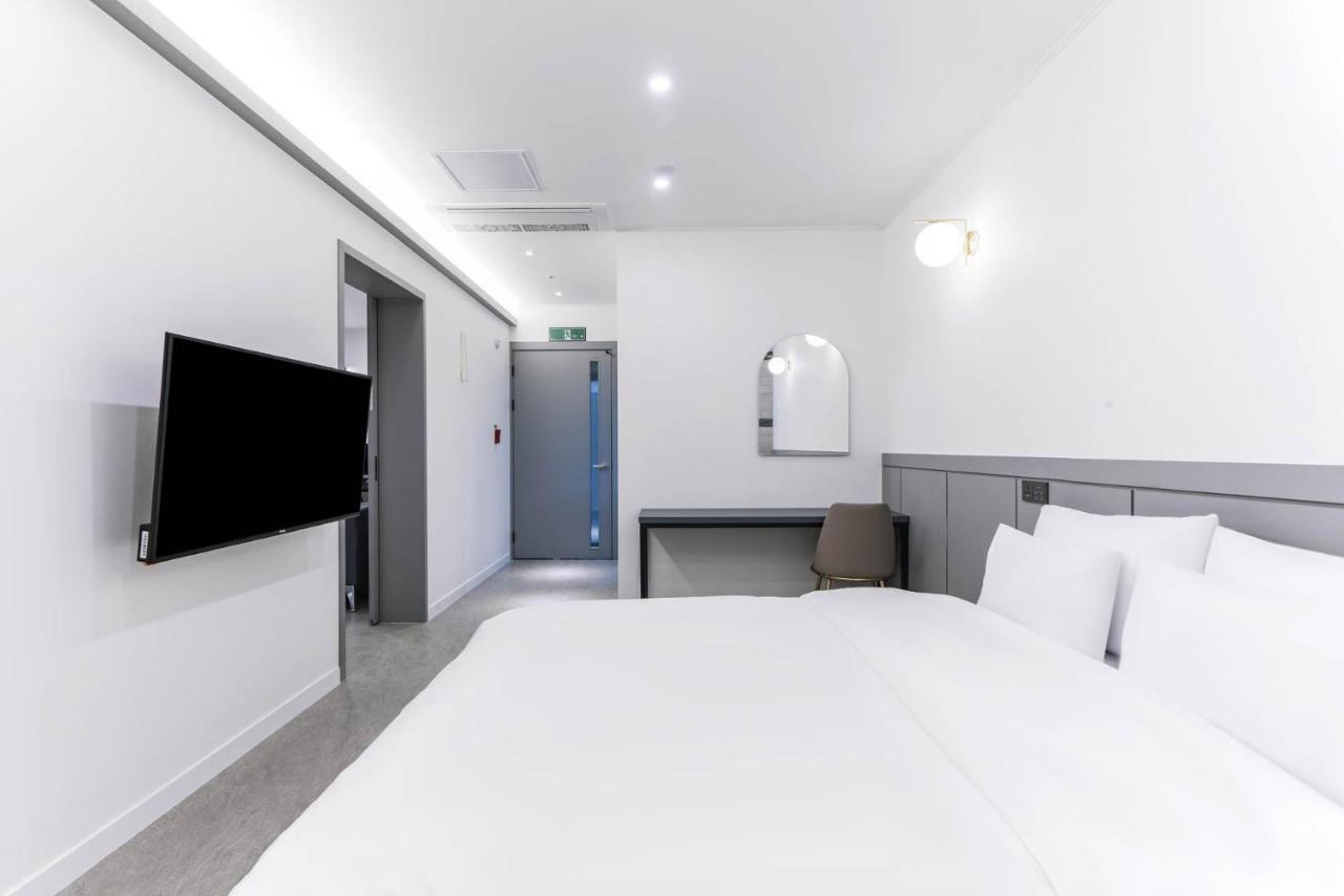 Pyeongtaek Godeok Rich Stay Hotel ภายนอก รูปภาพ